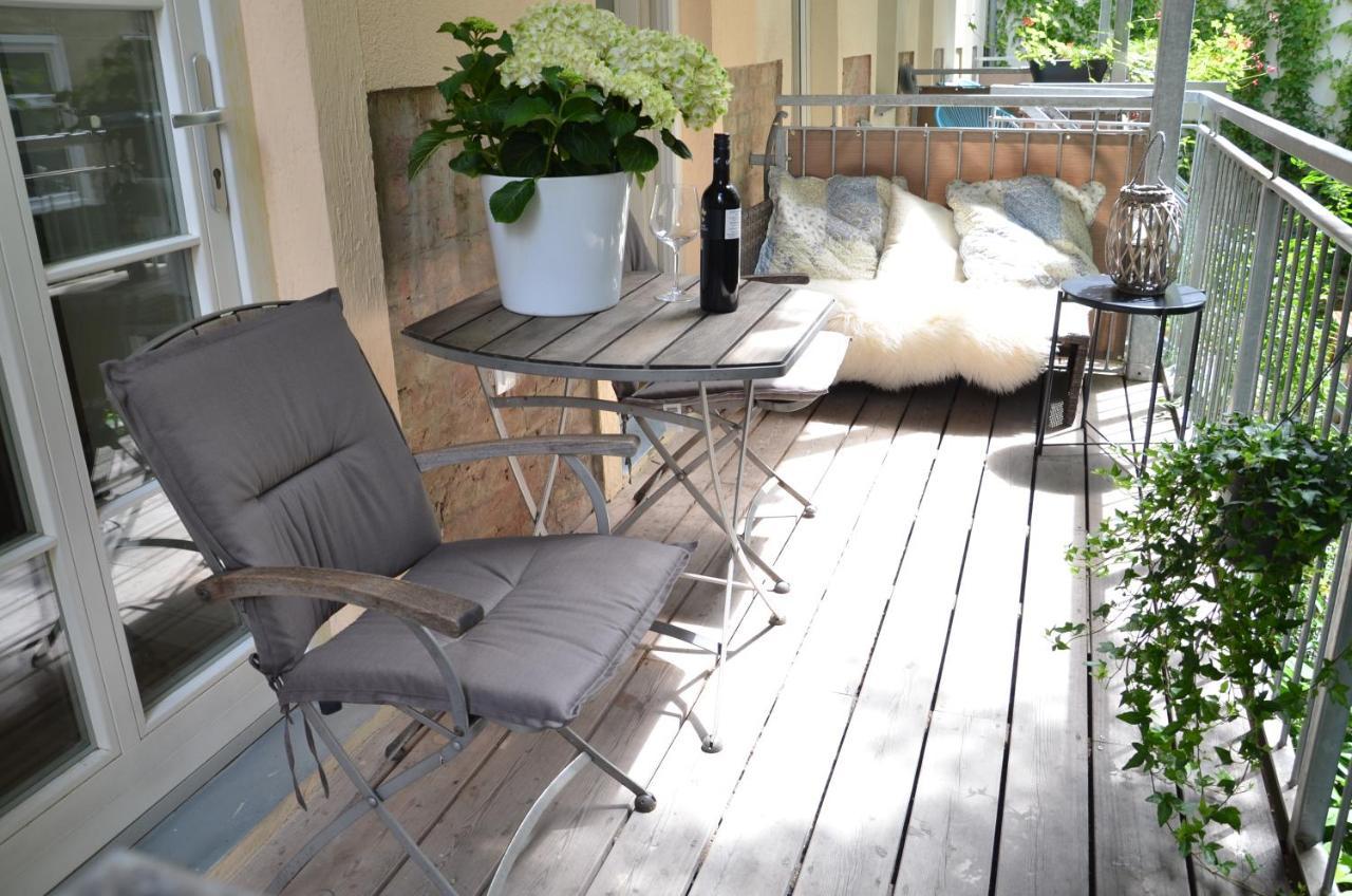 Central Vienna Apartment With Garden View Ngoại thất bức ảnh