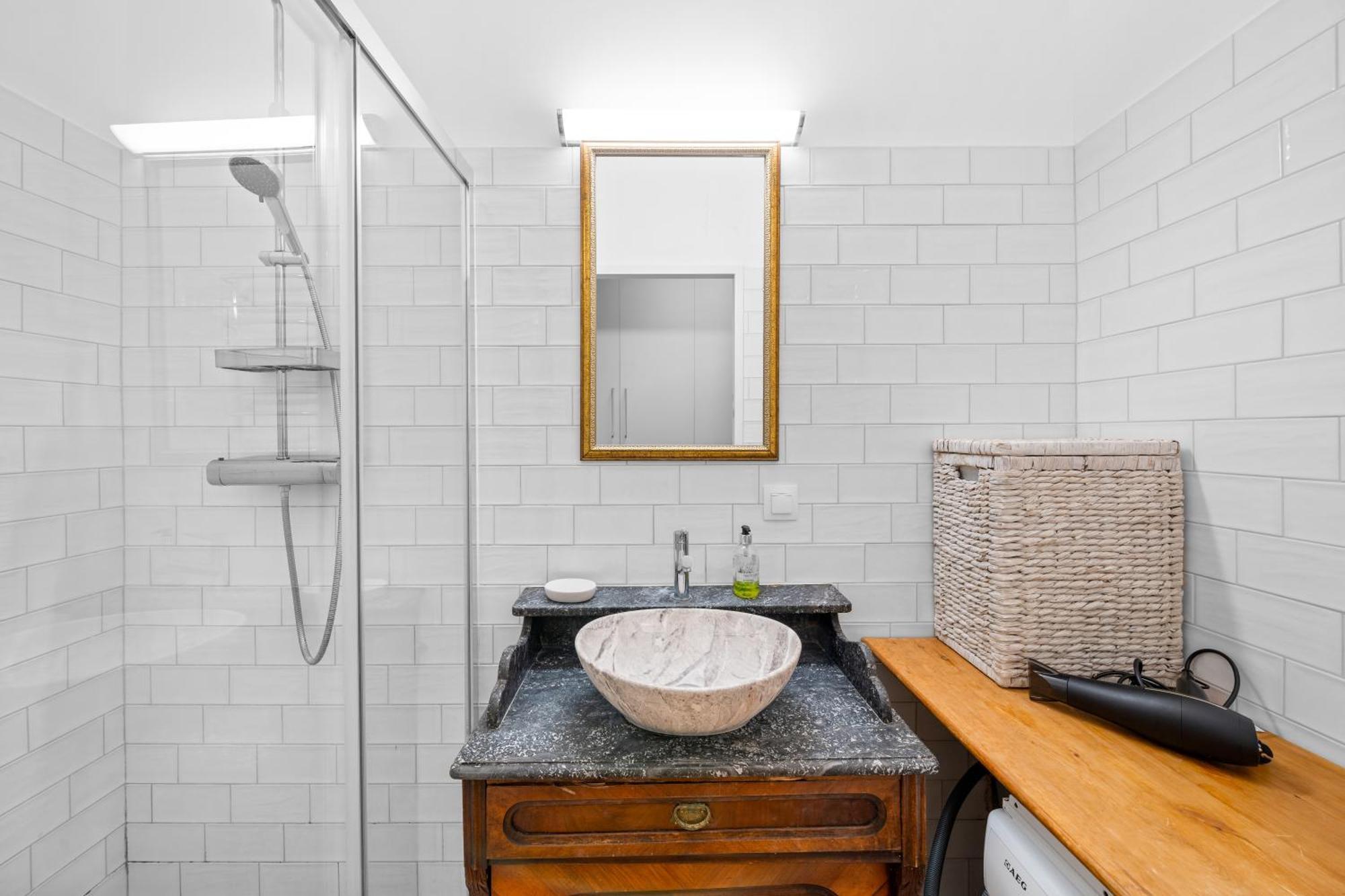 Central Vienna Apartment With Garden View Ngoại thất bức ảnh