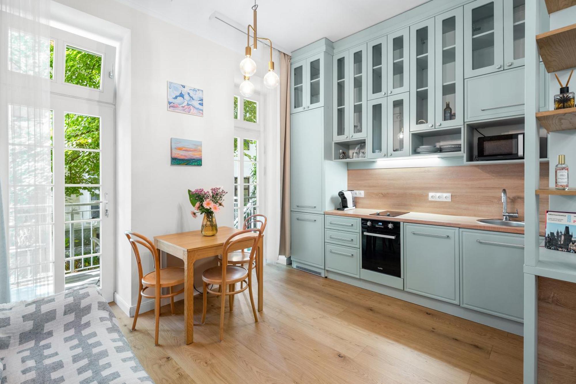 Central Vienna Apartment With Garden View Ngoại thất bức ảnh